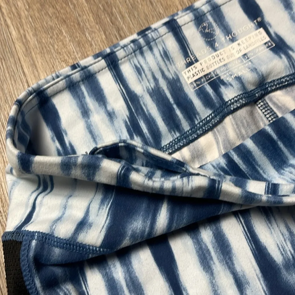 Threads 4 Thought Cropped Tie Dye Leggings Size Small - Image 11