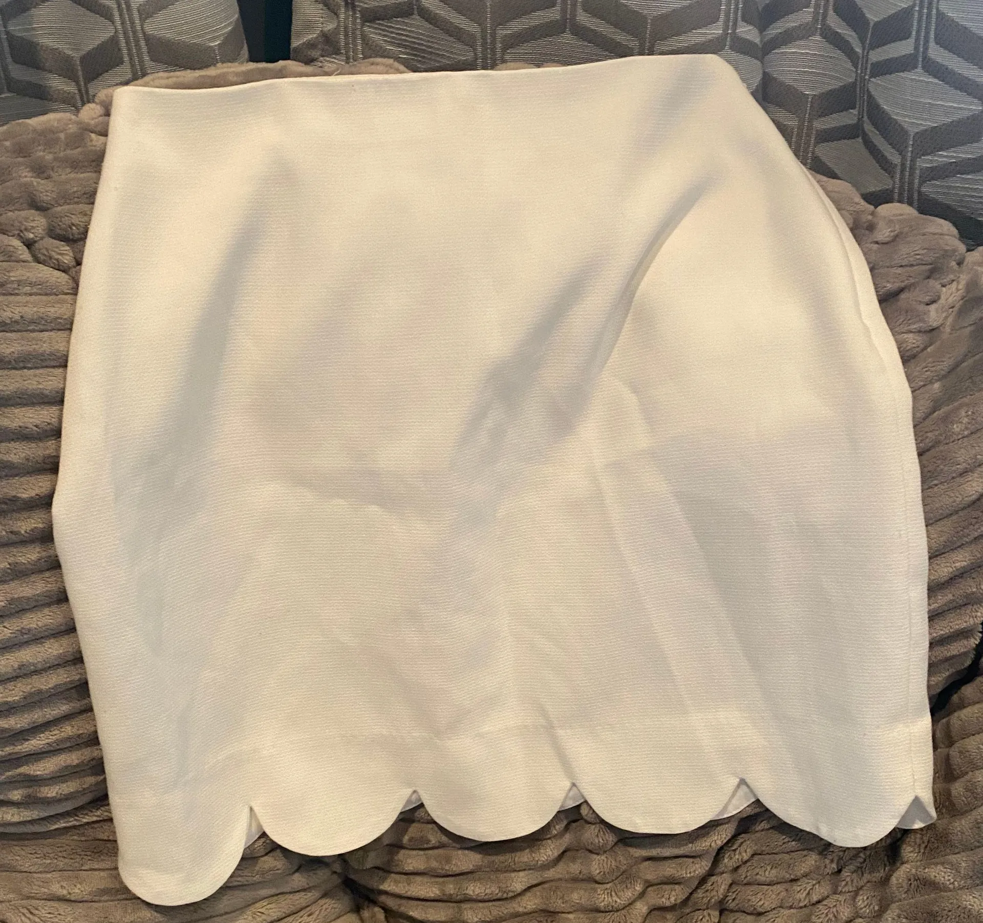 After Market White Scallop Skirt - Image 2