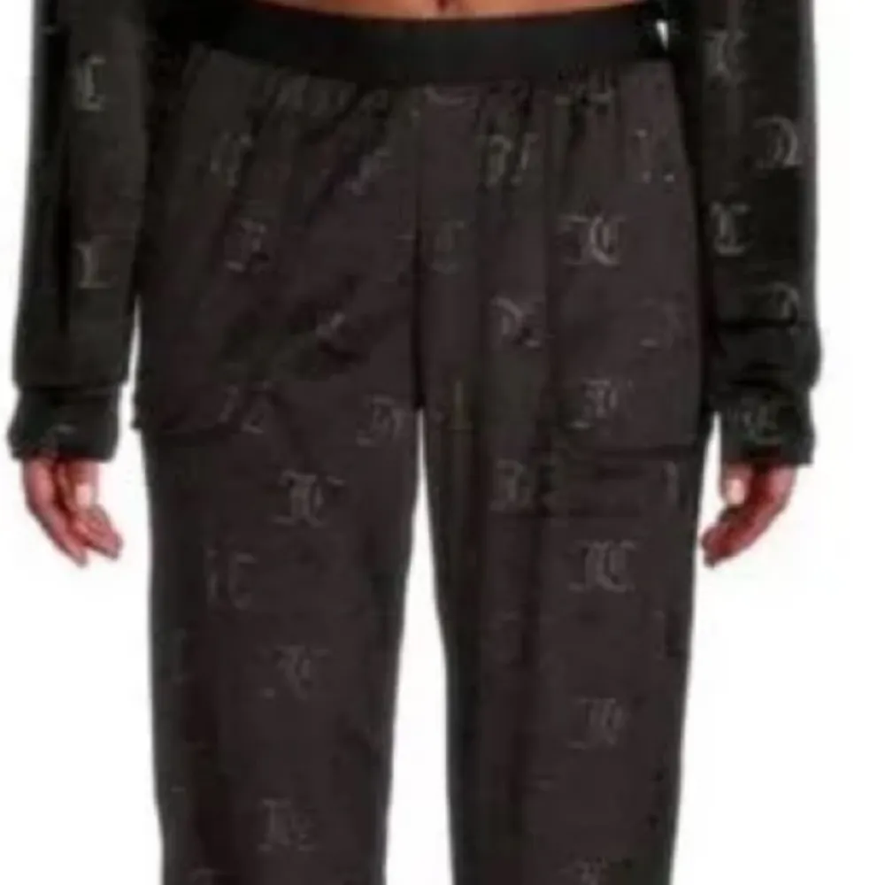 2 PIECE BLACK LOGO HOODIE AND JOGGER SET - Image 4