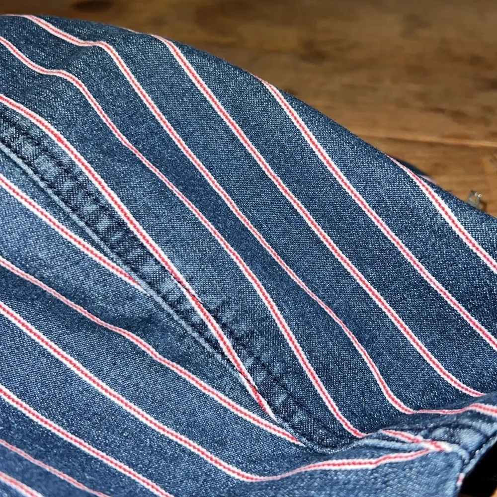 Altar'd State small mini skirt blue red pinstripe zips up back stretchy denim - Image 11