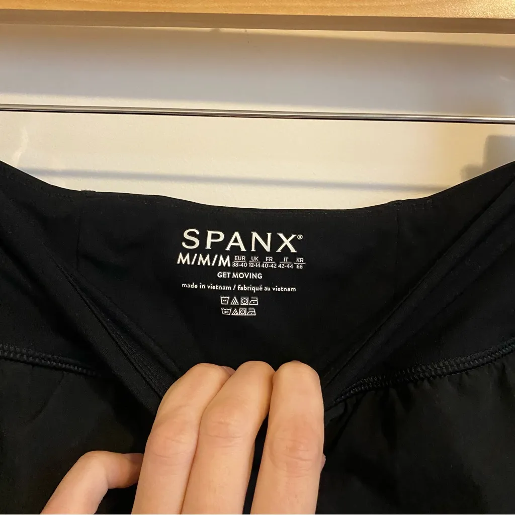 Spanx Black Athletic Skirt with Built-in Shorts size Medium - Image 5