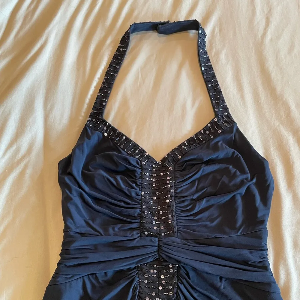 BCBGMAXAZRIA Formal Halter Dress - Image 6