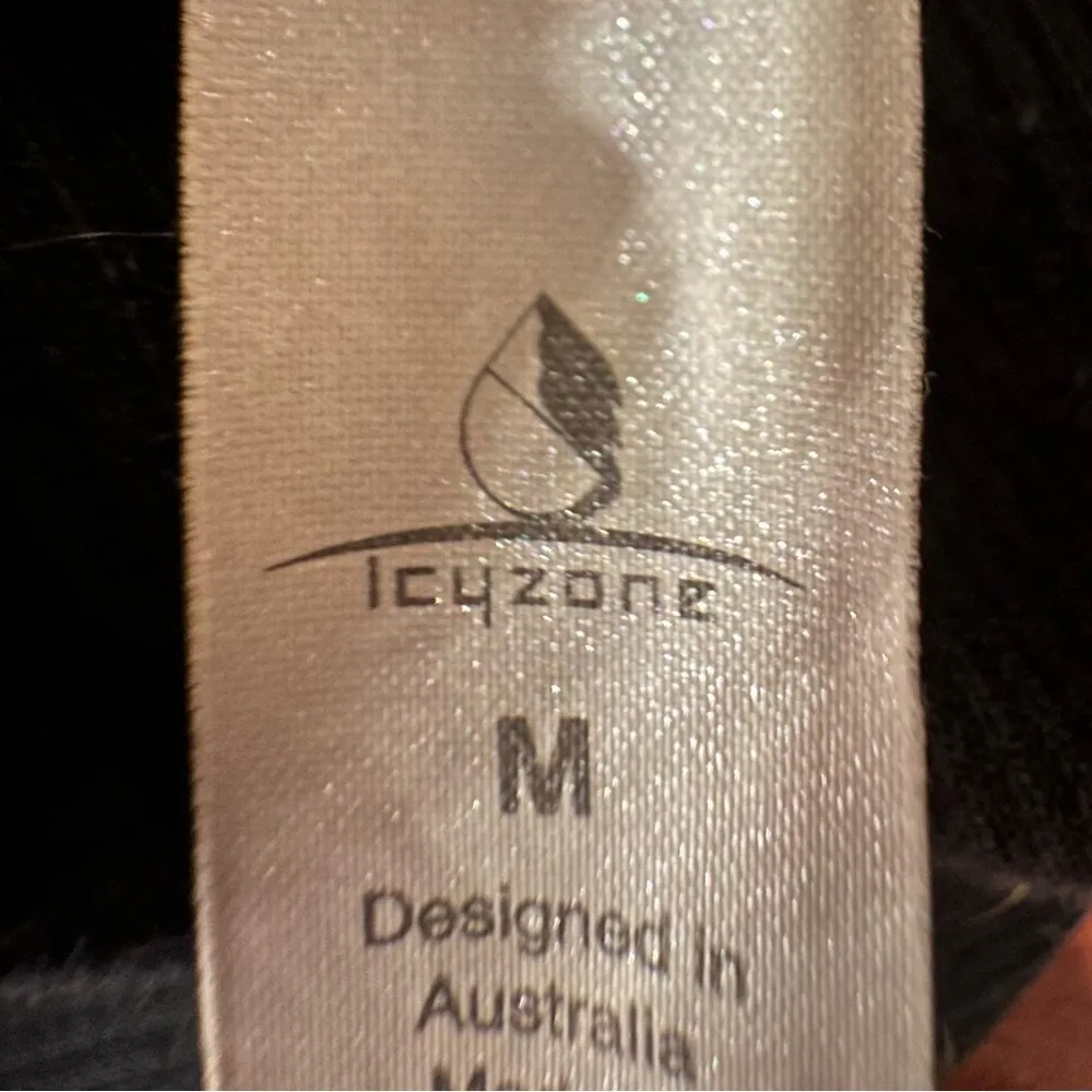 NWOT ICYZONE YOGA Women's French Terry Cut-Out Twist Front Tank Top Black - Image 6