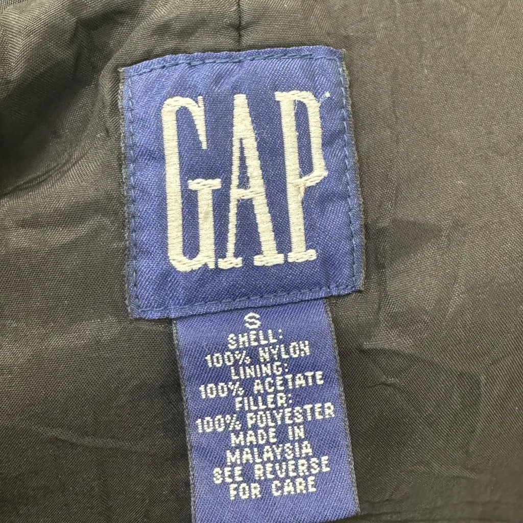 GAP Women's Classic Black Puffer Jacket - Image 4