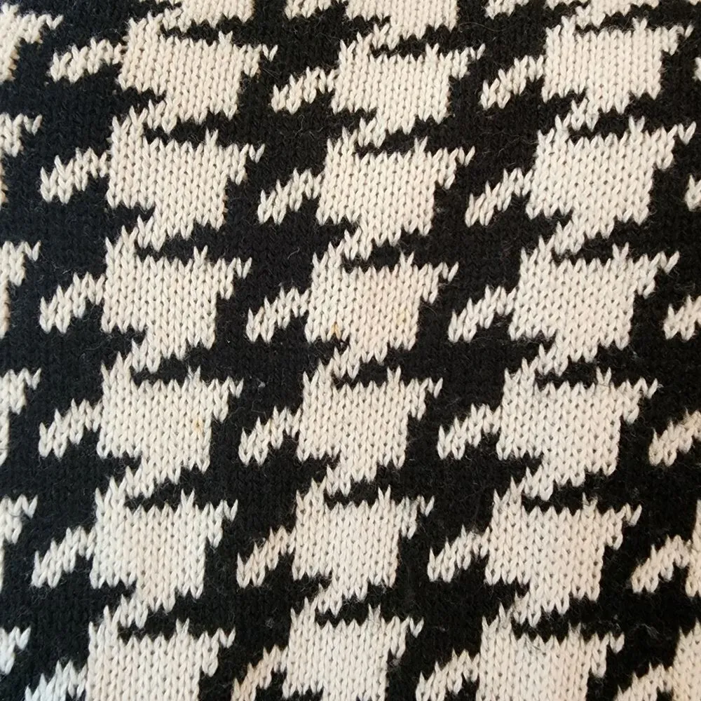 Kensie Black & White Houndstooth Sweater (S) - Image 6