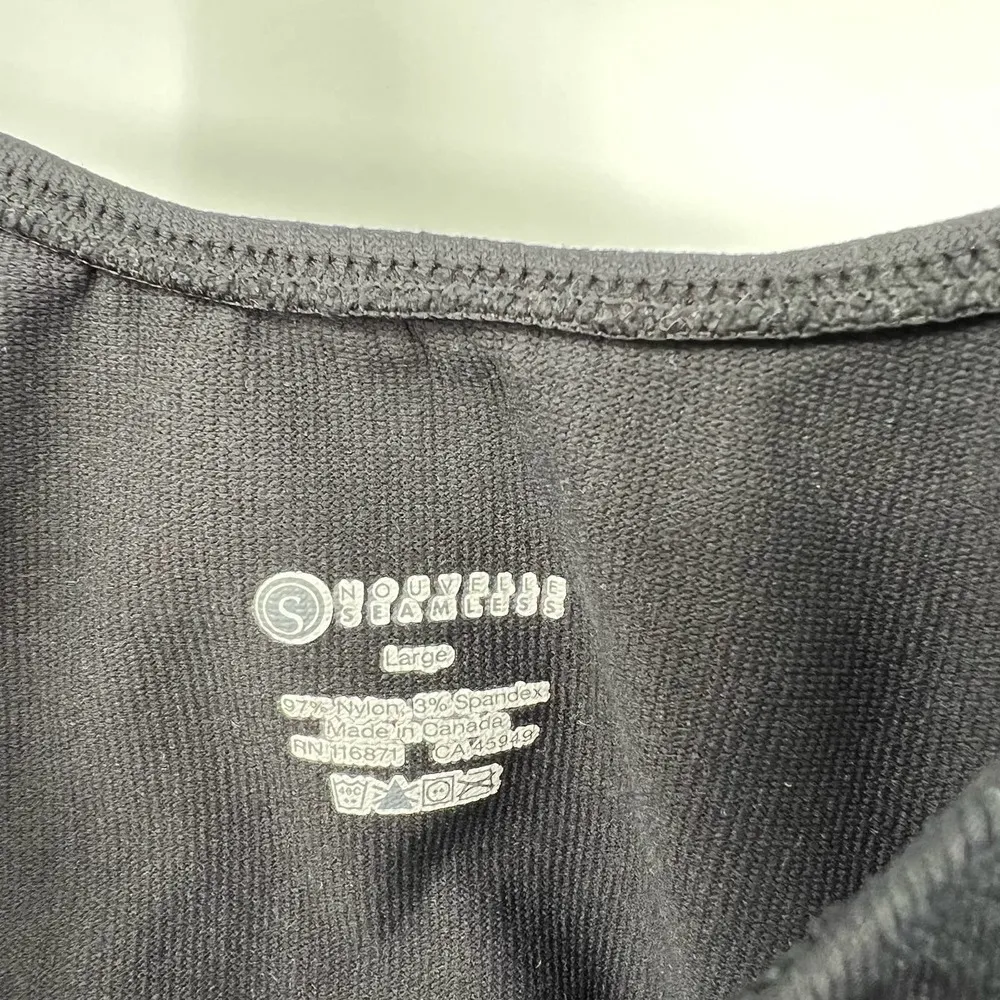 Nouvelle Seamless black tank top nylon & spandex layering basic size large - Image 4