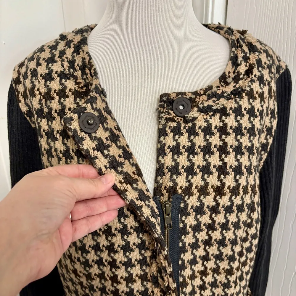 CAbi  Houndstooth Zip Up Jacket - Image 4
