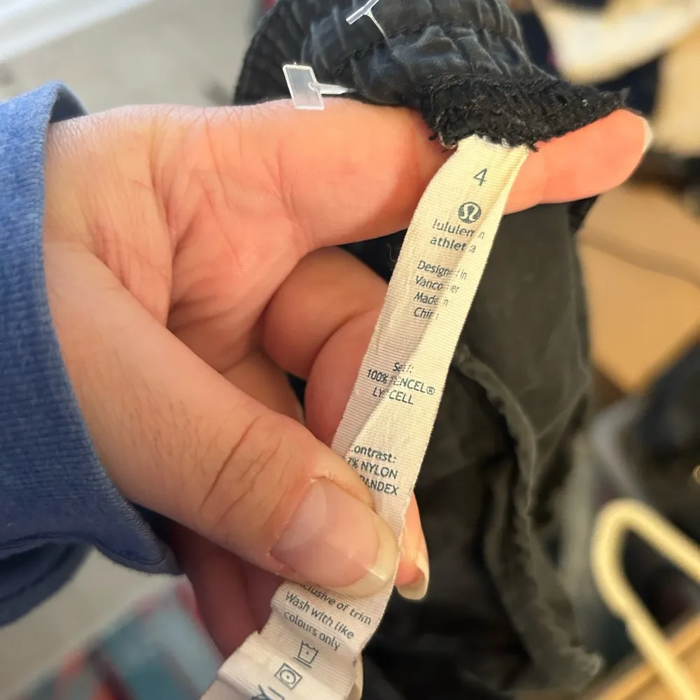 LULULEMON VARSITY BURNOUT SHORTS - Image 5