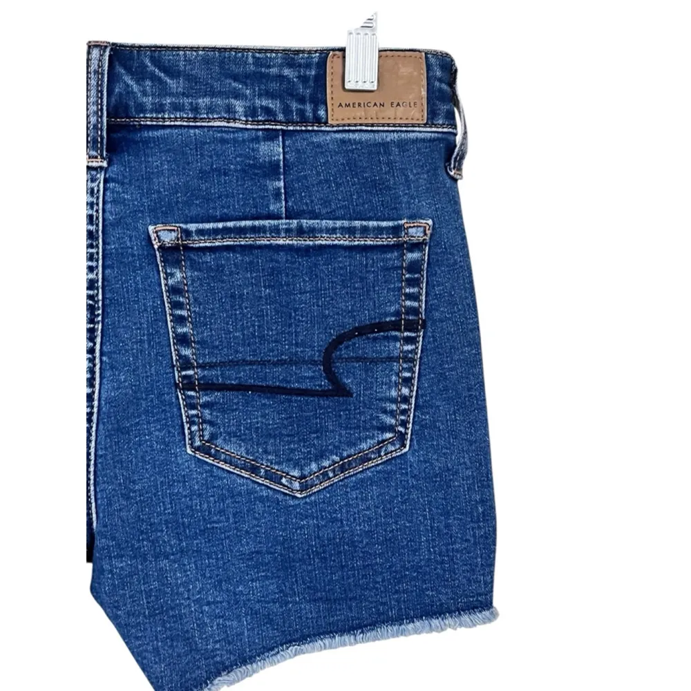 American Eagle NWT Super Stretch Midi Shorts Size 4 Denim Jean Blue Casual - Image 6