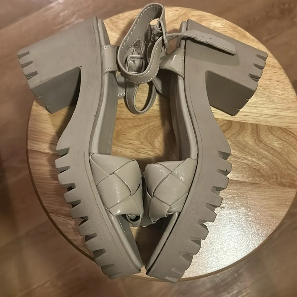 Madden Girl Chunky Platform Sandals G-Sense - Image 4