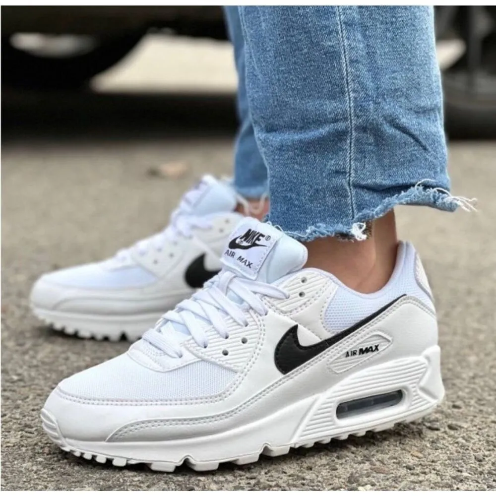 Nike Air max white black lace up shoes sneakers women’s 7 - Image 9