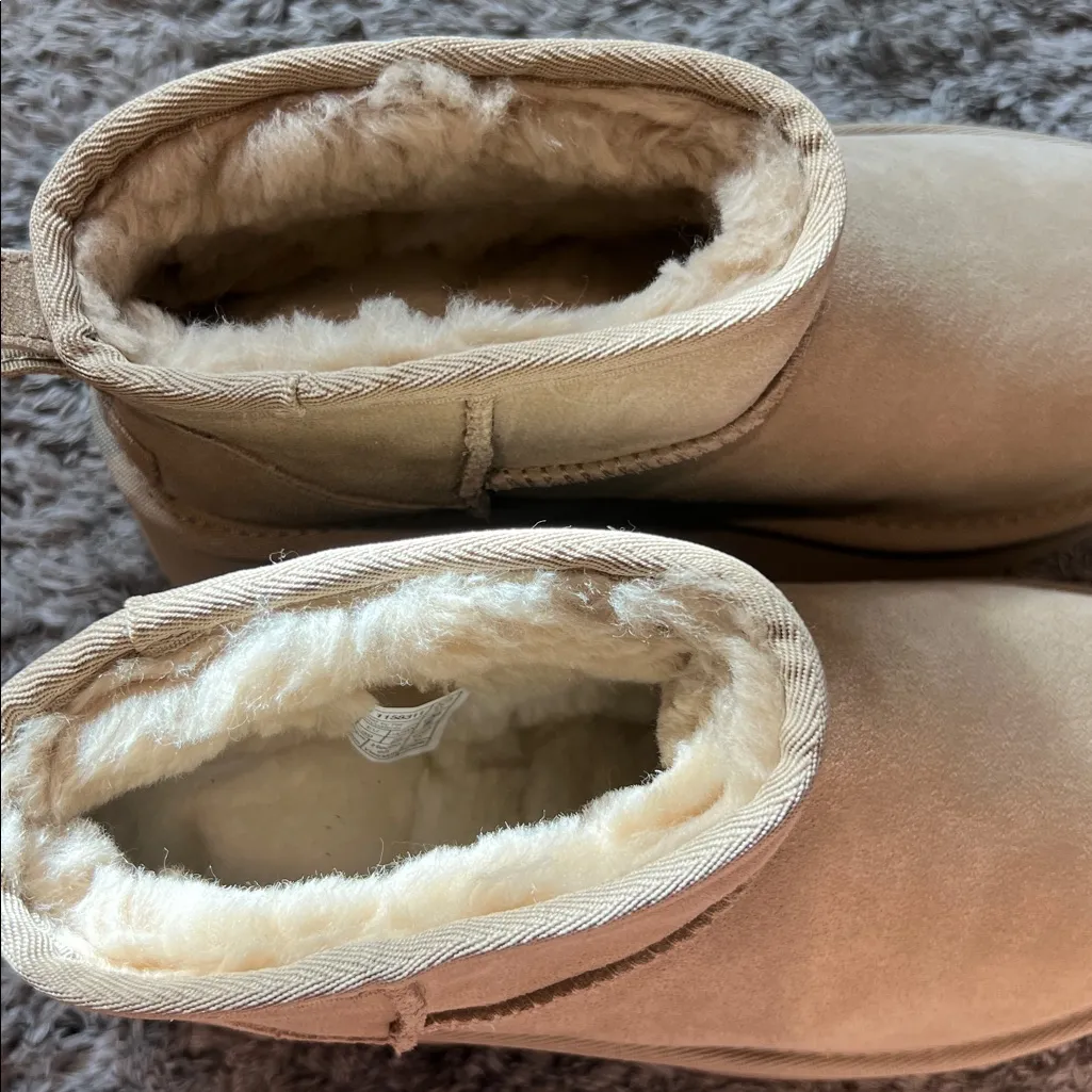 NWOT Ugg plush platform boots size 8 - Image 11