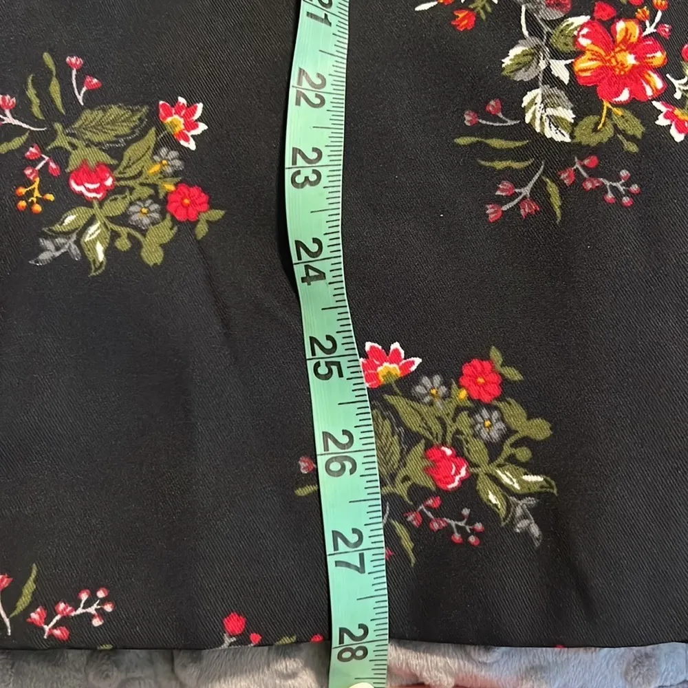 Simply Stated medium women's blazer black floral print - Image 7