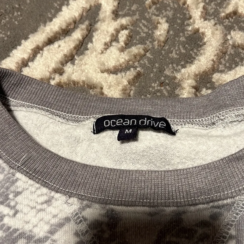 Ocean drive oversized sweatshirt. Excellent condition - Image 3