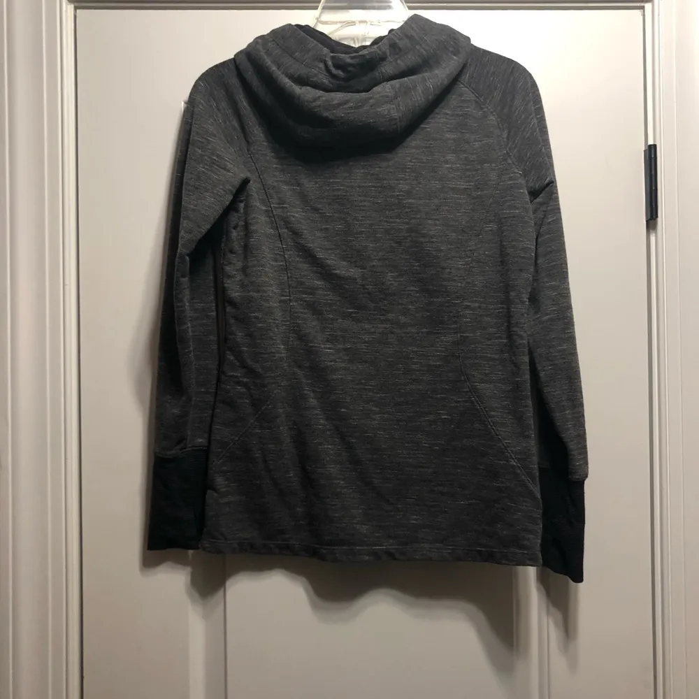 Avalanche  hoodie small - Image 5