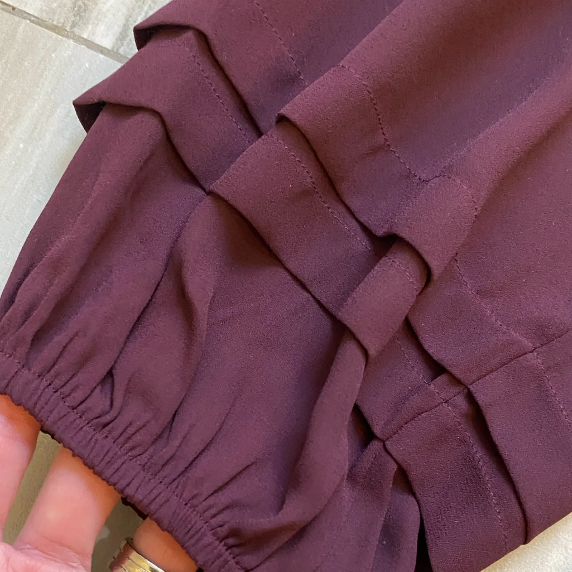 Ann Taylor Flowy Dark Eggplant Purple 3/4 Length Tucked Pleat Sleeve Blouse - Image 7