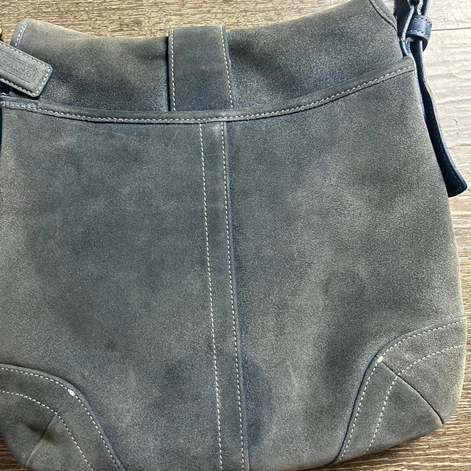 2004 rare vintage blue coach - Image 7