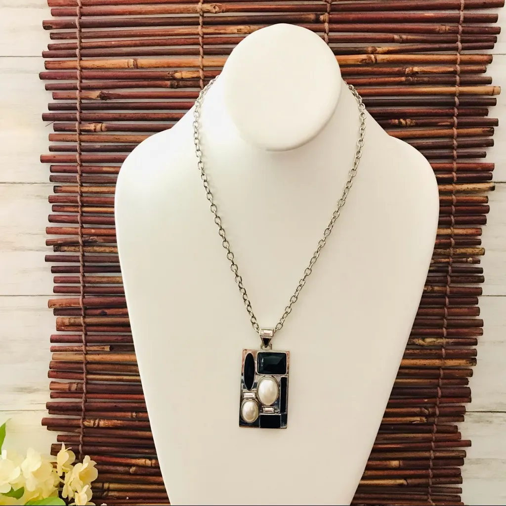 White House Black Market Necklace Silvertone - Image 2