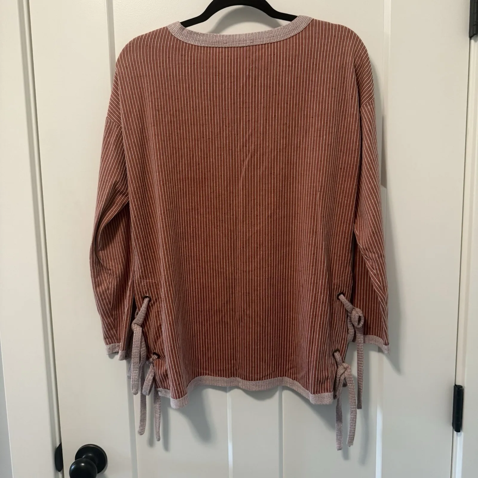 Doe And‎ Rae Light Brown top Oversized Small Side Ties - Image 5