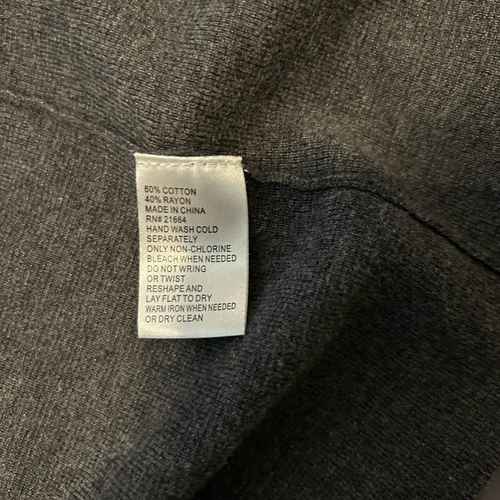 Foxcroft grey sweater vest collar pockets size L - Image 6