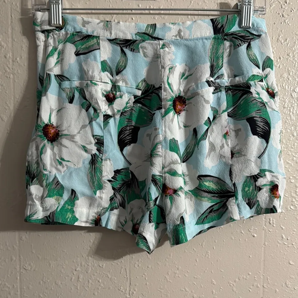 MINKPINK Green and White Top & Shorts Set - Image 7