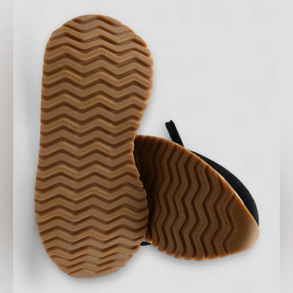 New Balance used Unisex 237 Fashion  Sneakers Size in Men's 6.5 & Women’s size 8 - Image 3