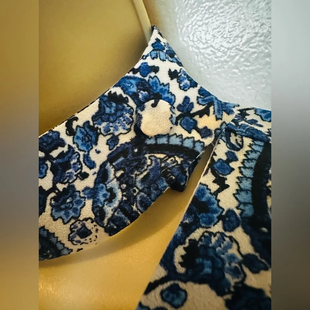 Derek Lam 10 Crosby Satina Women's 6 Snap Collar Blue Paisley Print  Mini - Image 4