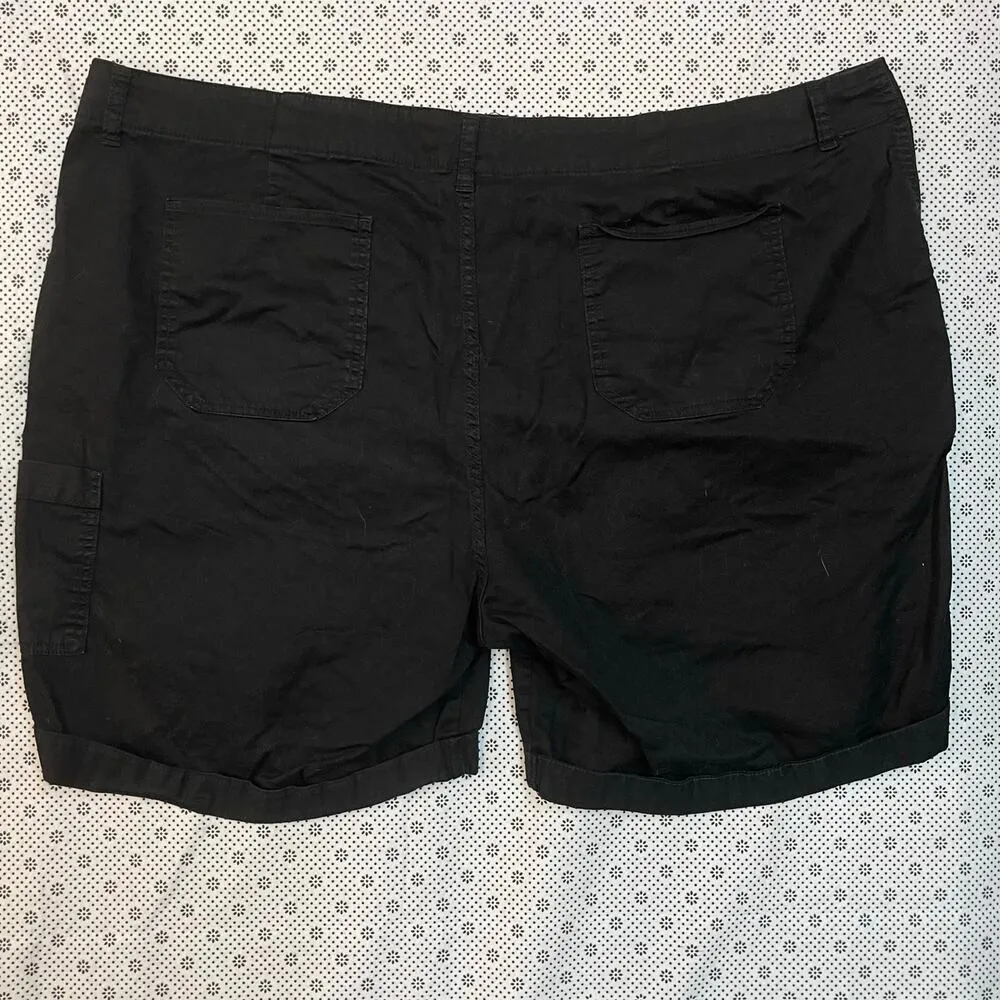 Terra & Sky 24W Black Cargo Shorts
Size: 24W - Image 5