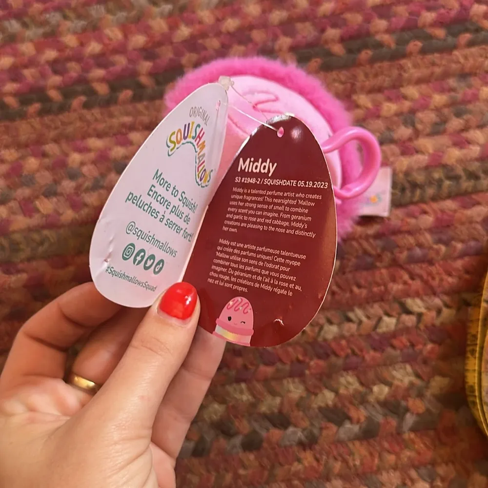 NWT MIDDY SQUISHMALLOW KEYCHAIN BAG CHARM CLIP ON - Image 6