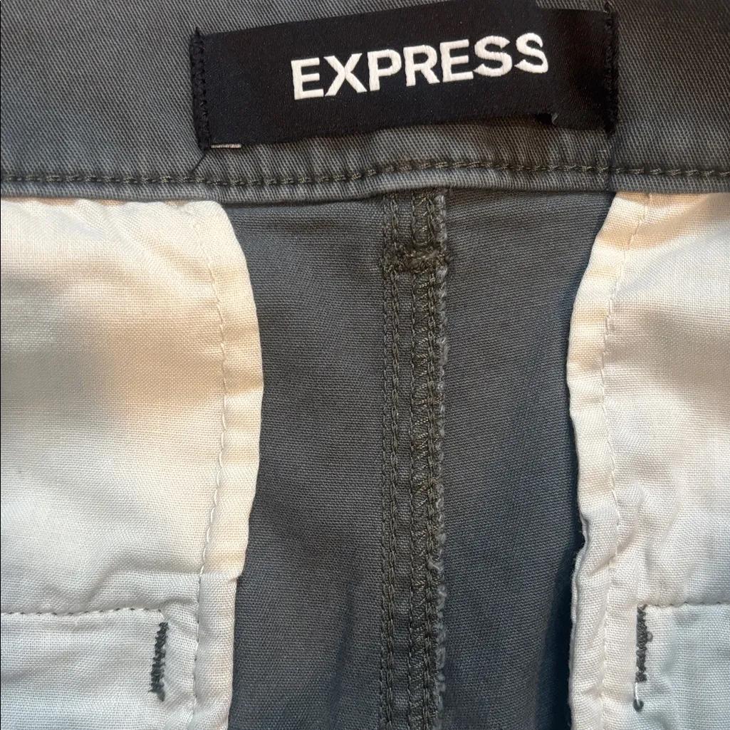 Express size 4 shortie mid rise - Image 5