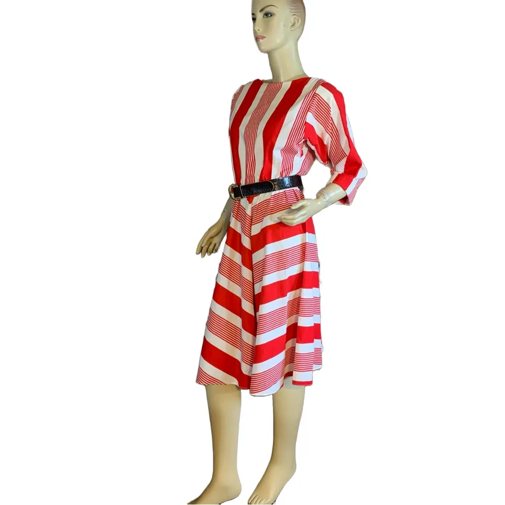 R.E.O. ORIGINALS RED & WHITE CHEVRON STRIPE VINTAGE 1980'S DRESS (M) Size M - Image 8