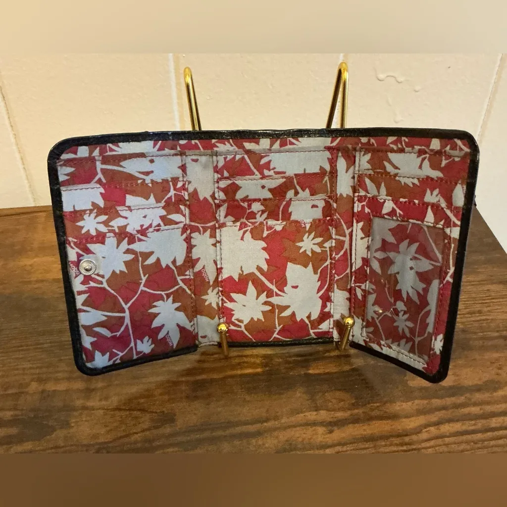 A Modern Vintage Rare Hobo International Soft Black Leather Trifold Wallet - Image 3