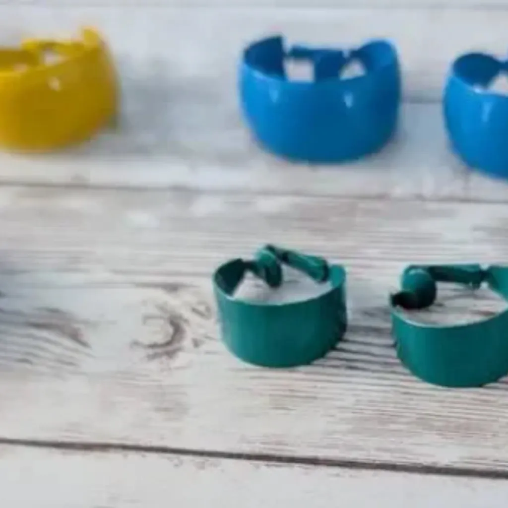 Vintage Clip On Earrings Retro Hoop Bundle - Image 5