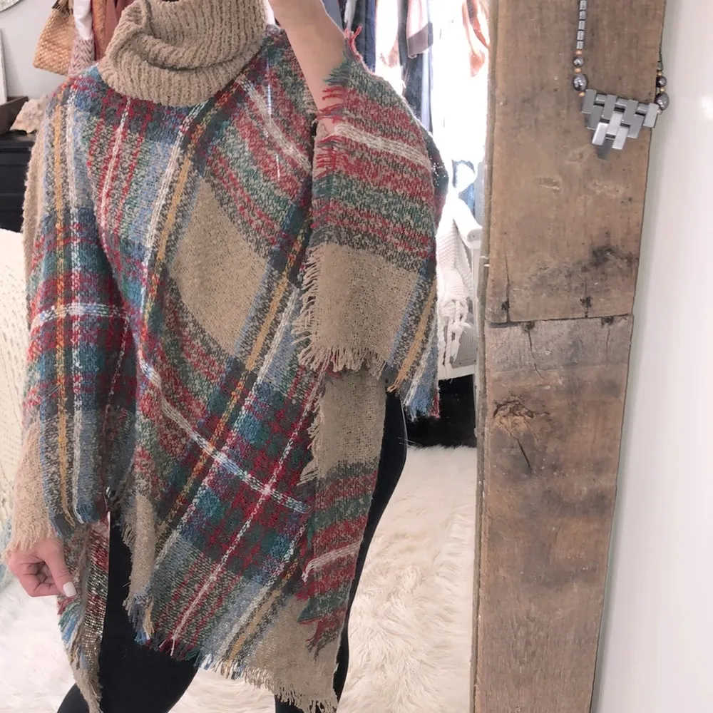 ONE size tartan plaid knit sweater cape - Image 2