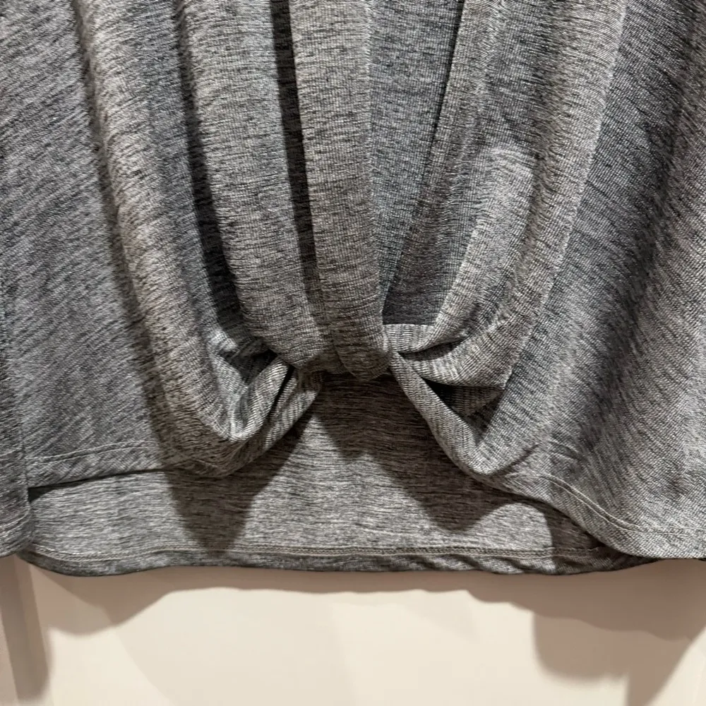 Jane and Delancey Women's Metallic Gray Swag Knit Tunic‎ Shirt Top Size Large - Image 2