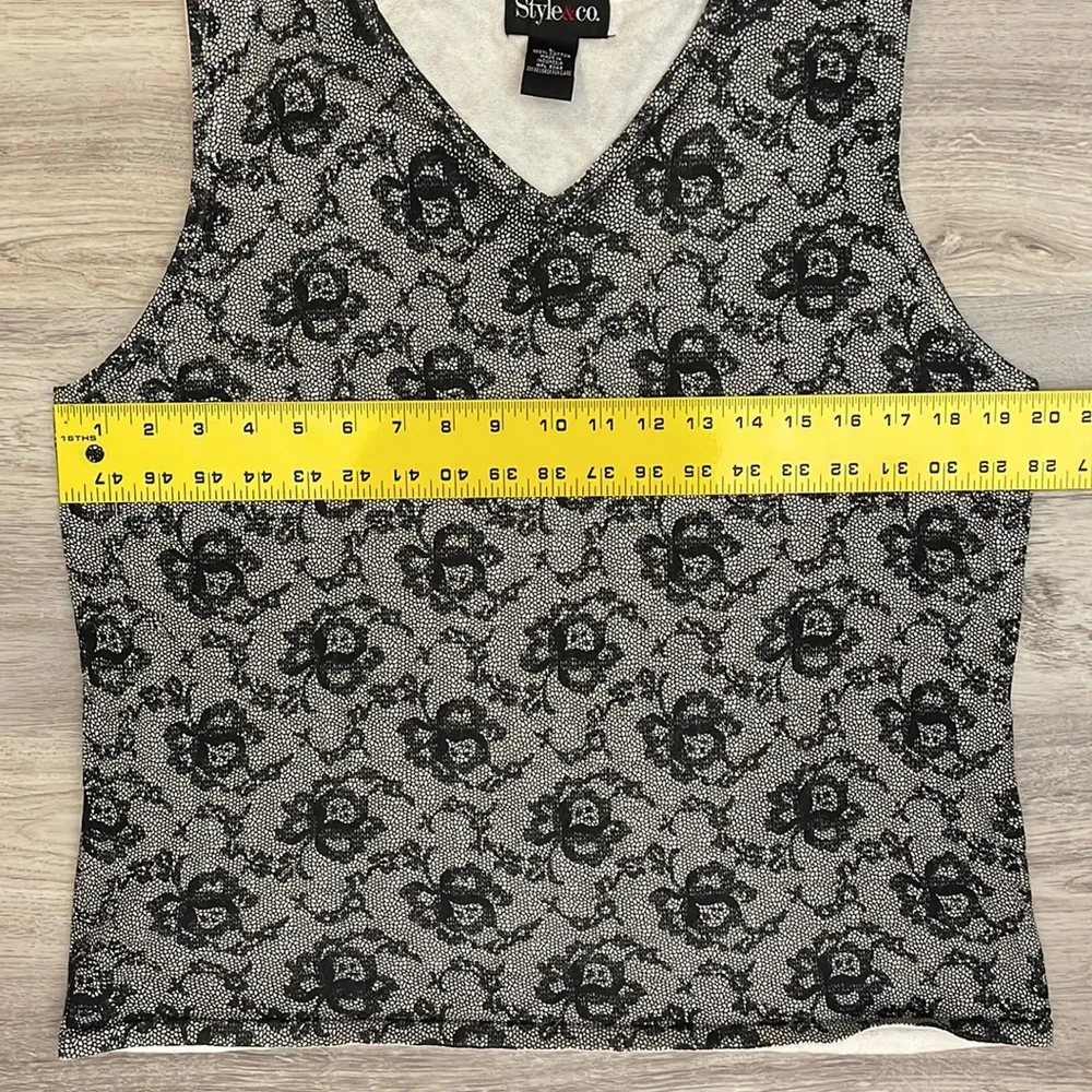 Black & White Floral w/ Lace Looking Print Sleeveless Tank Top Large - Image 8