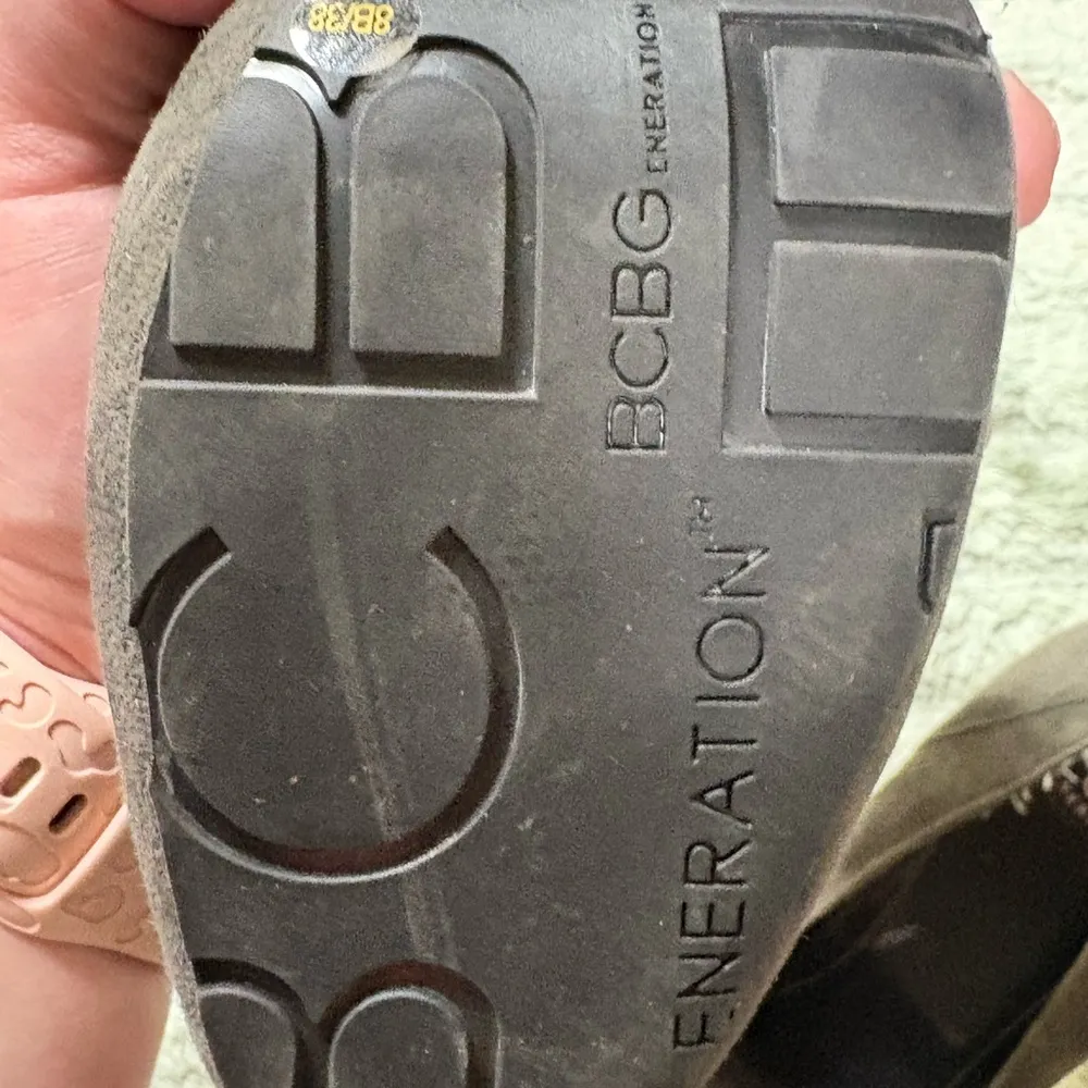 BCBG PUMPS stud accent 8 - Image 5