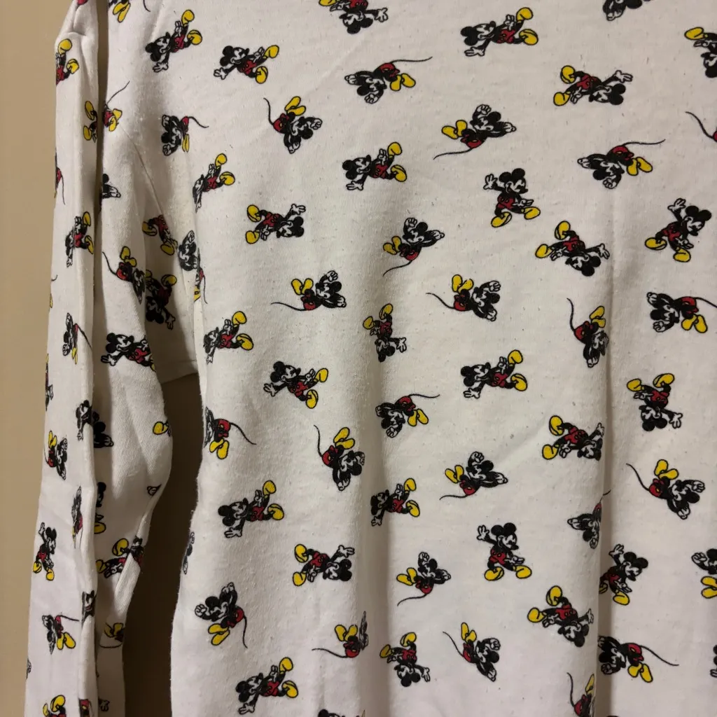 Mickey & Co. White Graphic turtleneck Size M - Image 2