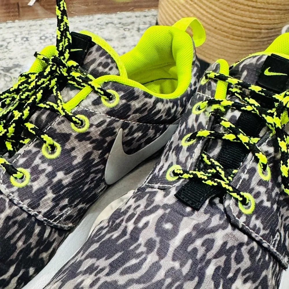 Roshe Run Leopard Print Athletic Shoes - Image 8