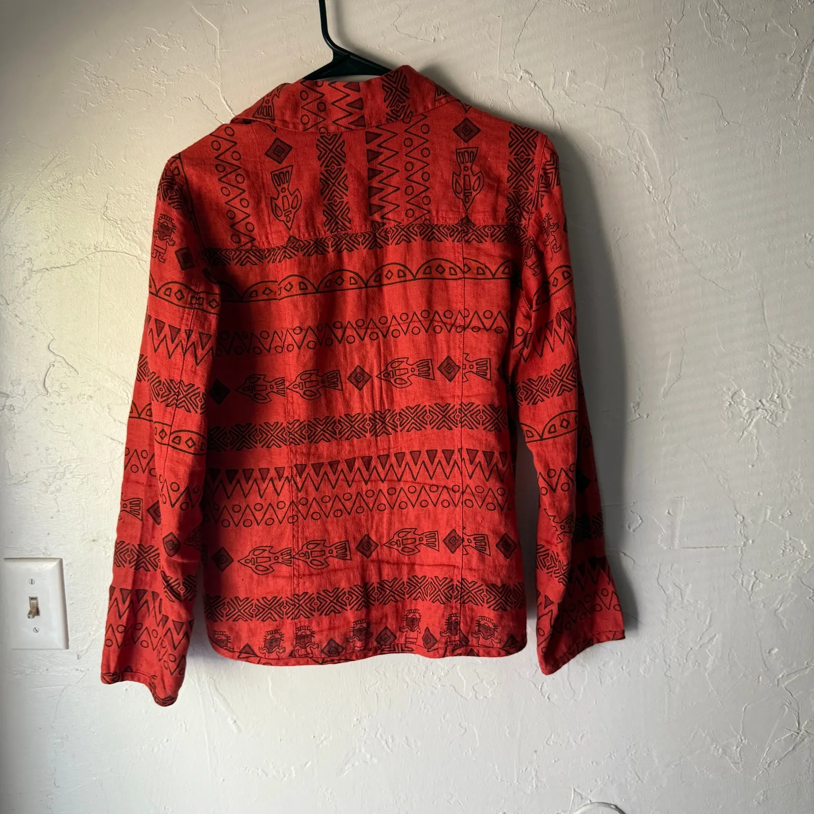 Chico’s 100% Linen Aztec Tribal Print Button Up Shirt Red‎ Black Size 0 XS - Image 5