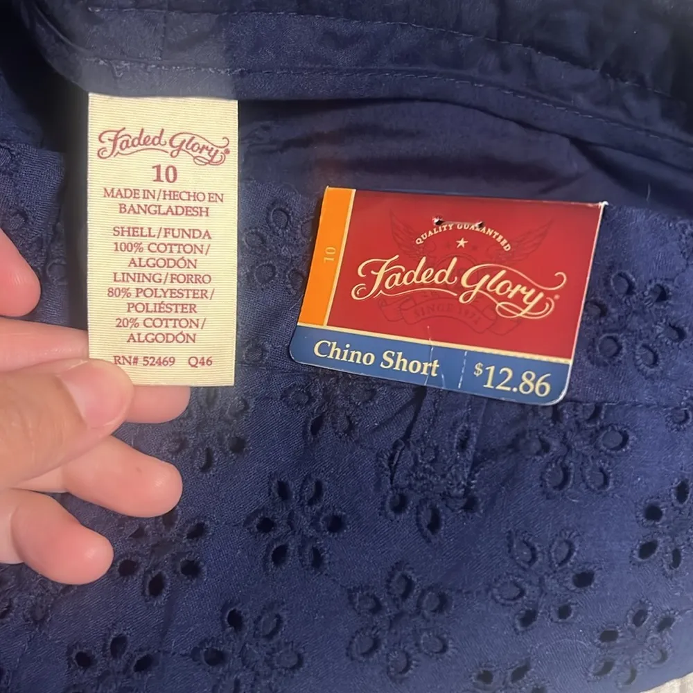Faded glory navy blue eyelet chino shorts, new, size 10 - Image 3