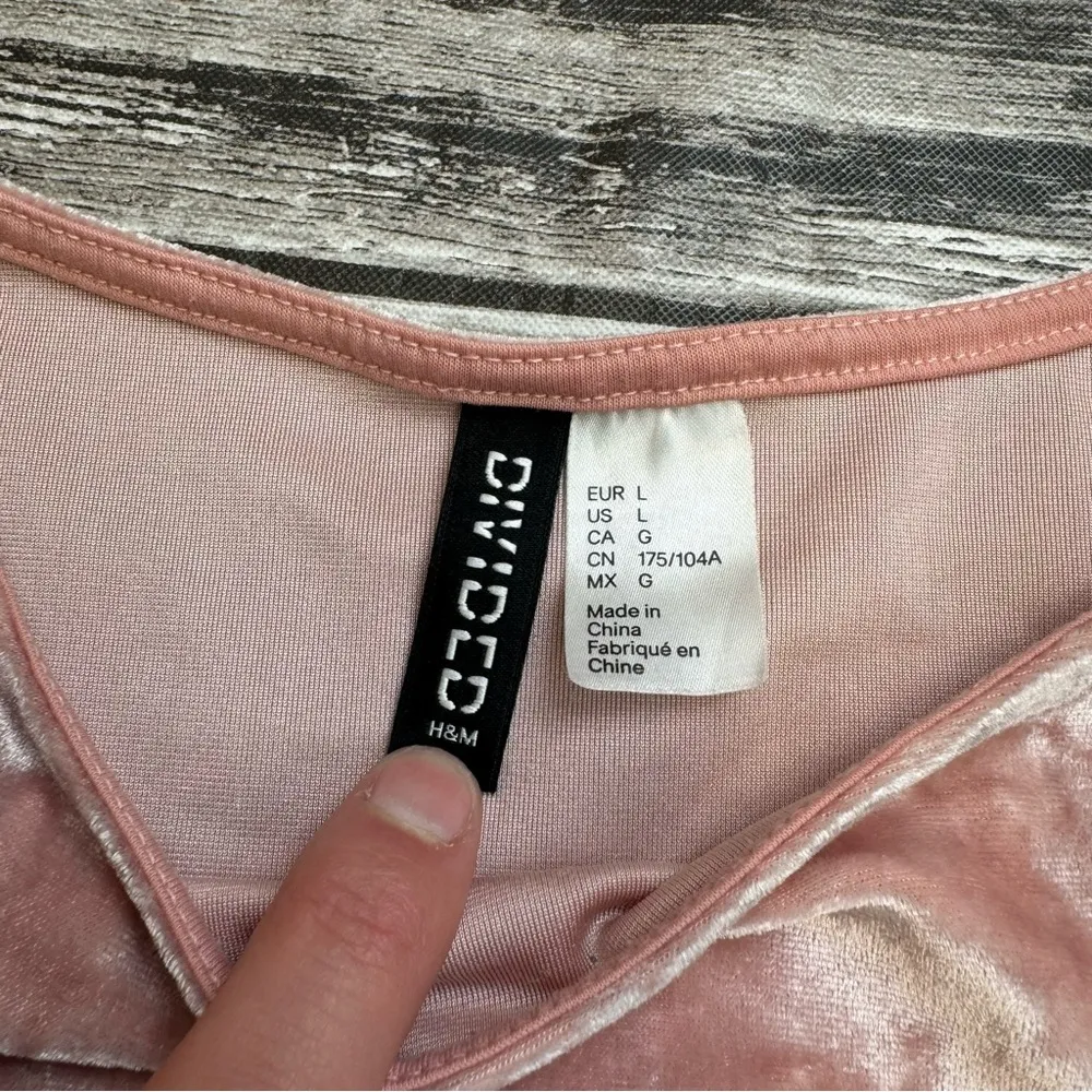 Divided by H&M Women's Crushed Velvet Velour Crop Tank Top L LG Large Light Pink - Image 8