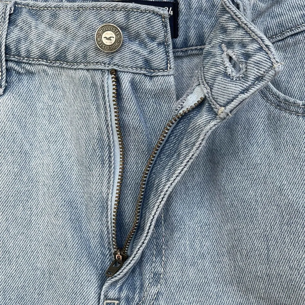 Hollister SZ 0 (W24) Mom Jean Shorts Ultra Hi-Rise Vintage Relaxed Distressed - Image 6