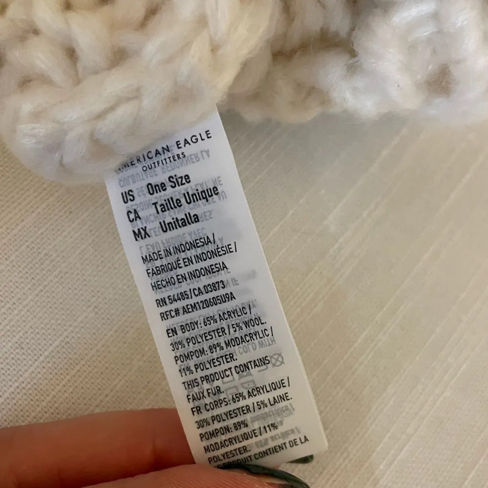 Knit Removable Pom Pom Hat, White/Cream, NWT - Image 4