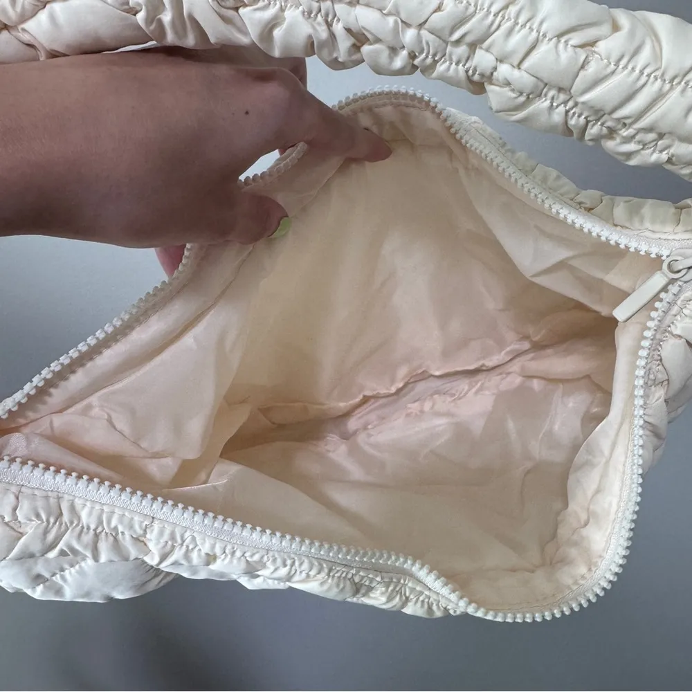 Ariana Grande Fragrances Cream Puffy Puffer Quilted Purse Bag Ulta - Image 4