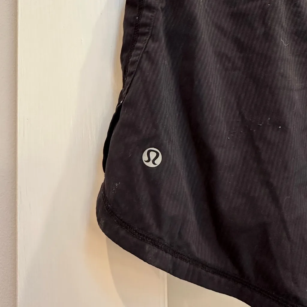 Lululemon Women's Athletic Run Speed Shorts in Black Navy Gray Size 8 Medium M - Image 5