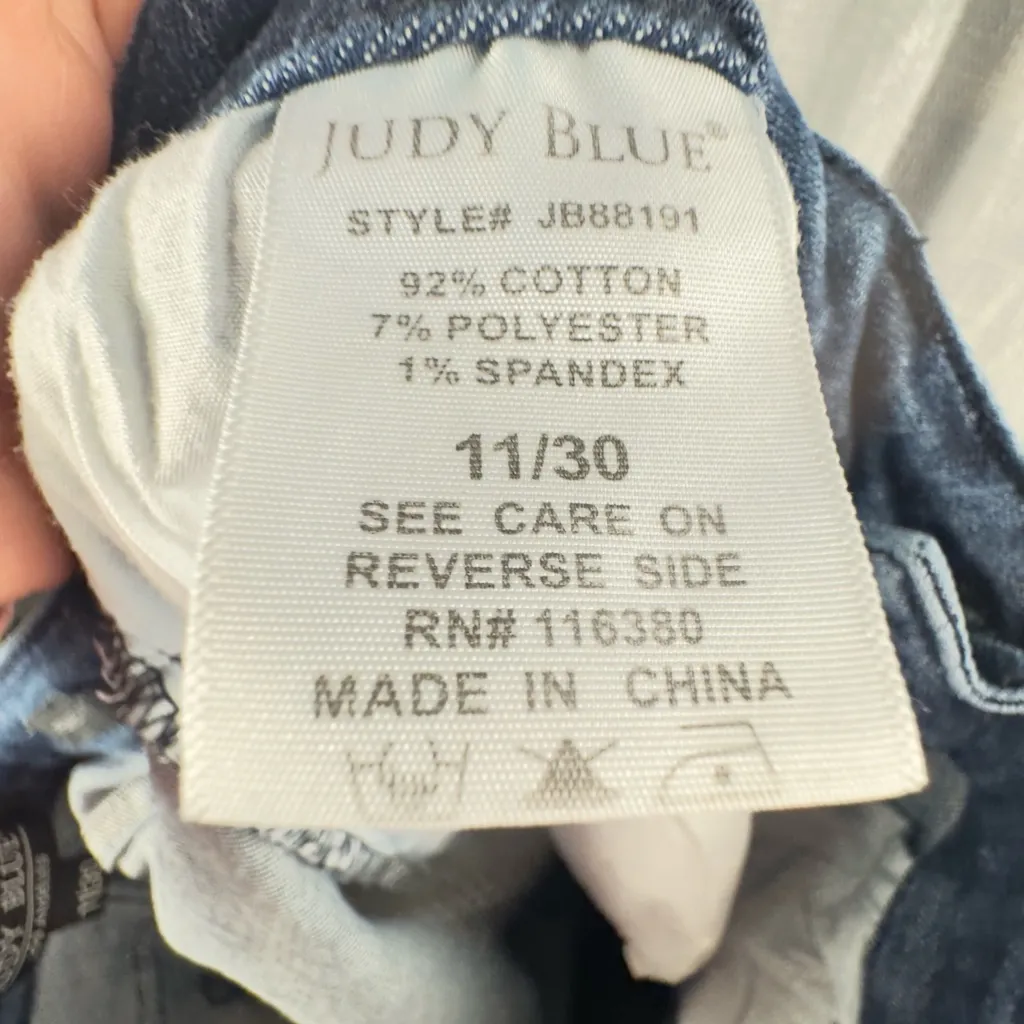 JUDY BLUE Jeans Women 11/30 Relaxed Fit High Rise Cropped Raw Hem Style: JB88191 - Image 14