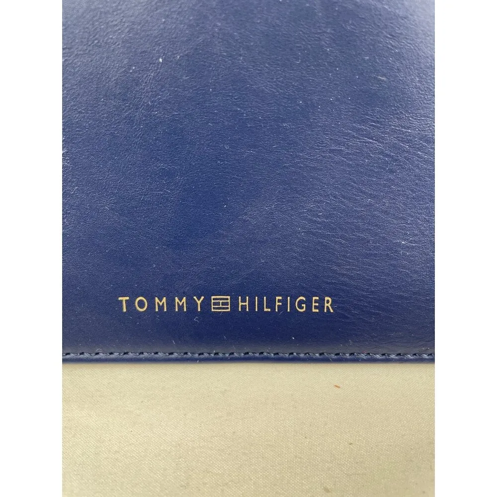 Tommy Hilfiger Women's Navy Blue Clutch Bag Zipper closure SKU 5084 - Image 2