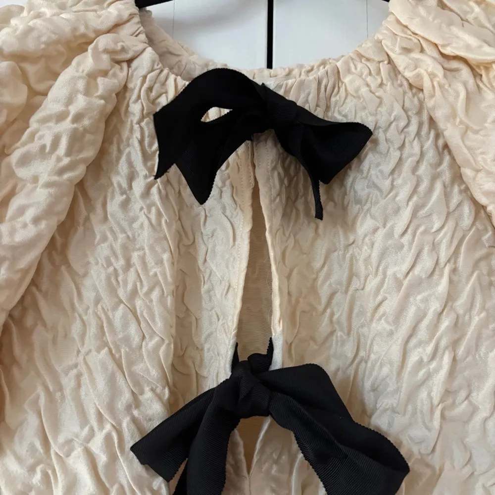 Ulla Johnson Babette Top in Creme Size 6 Puff Sleeve Bow Closure Classic Crinkle - Image 9