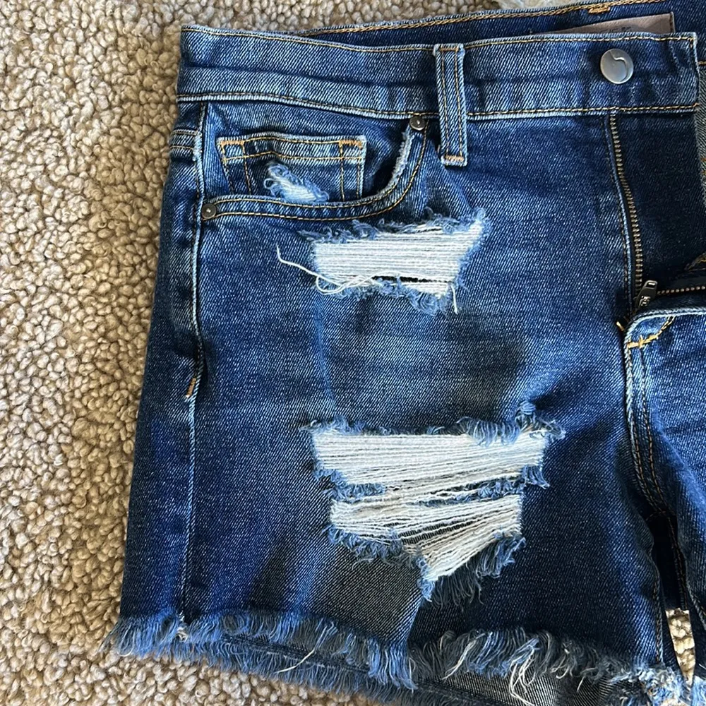 Joes jeans • cut off denim shirt with distressing in Blythe - Image 79